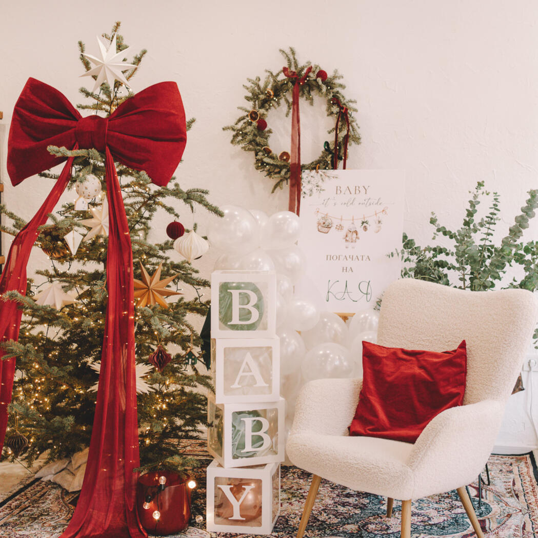 Балони, арки и други декорации за погачи.